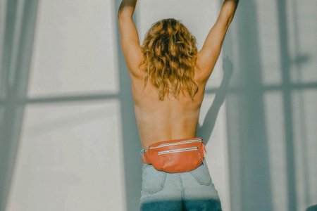 Emily Bett Rickards - bare back ebr.jpg