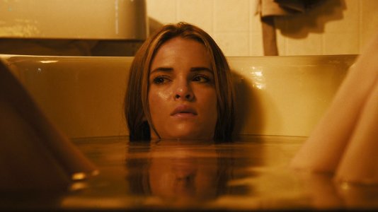 Danielle Panabaker - Piranha.3DD.2012.LIMITED.1080p.BluRay.x264-PSYCHD_1.18.1.jpg