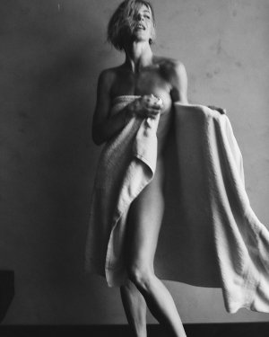 juleshough_post_12_30_2024_10_51_35 AM3534572463272496439.jpg