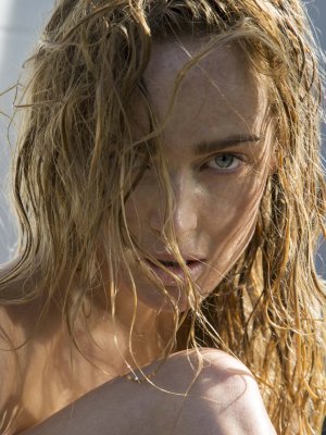 Caity Lotz - Summer 2016 Venice Magazine1__11_.jpg