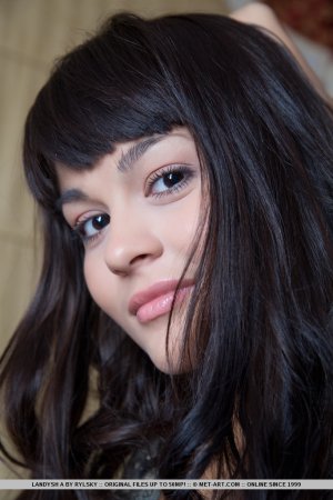 landysh-a-drosero-01 thefappeningblog.com.jpg