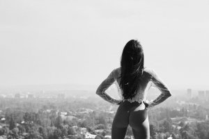 TheFappeningBlog.com - Caley-Rae Pavillard Nude & Sexy 27.jpg