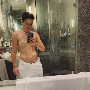 Bex Taylor Klaus topless in a towel. Nov. 11, 20180cba011026152484.jpg