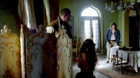 Jessica Parker Kennedy - Black Sails s01e02 (2014) 129069450_11_123_223lo.jpg