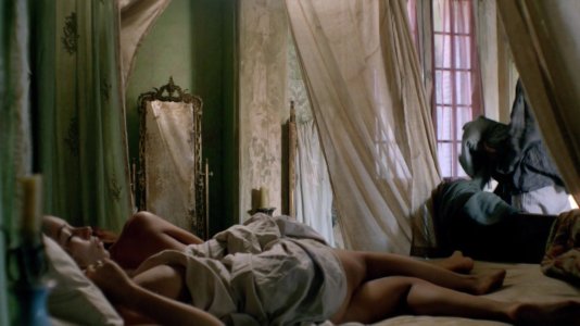 Jessica Parker Kennedy - Black Sails s02e04 (2015)6.jpg