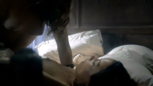 Jessica Parker Kennedy, Nevena Jablanovic Ã¢Â€Â“ Black Sails S03 E08 720p.mkv_snapshot_00.08_[...jpg