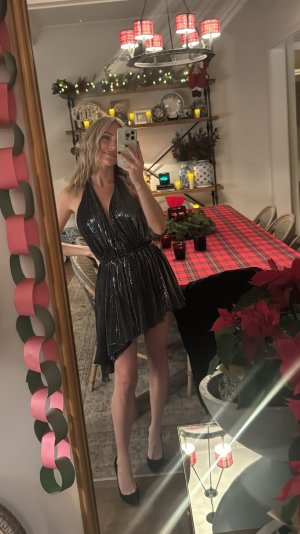 kristincavallari_story_12_31_2024_7_52_03 PM3535569289958197512.jpg