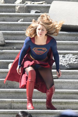 Melissa Benoist – upskirt 2__1_.jpg