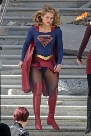 Melissa Benoist – upskirt 2__4_.jpg