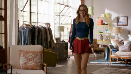 Melissa_Benoist_Supergirl_S01E01_avi_0006.jpg