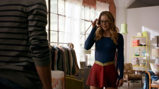 Melissa_Benoist_Supergirl_S01E01_avi_0008.jpg