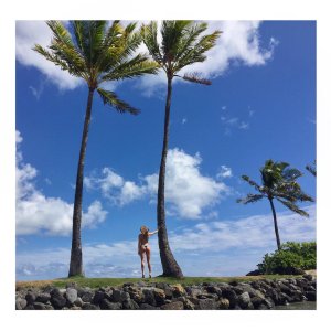 Shantel VanSanten - on vacation in Hawaii shantel (1).jpg