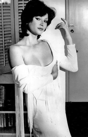 Victoria Principal -700505fad4fd9e5fda51b3e1c21fa893_977ce6eb_1280.jpg