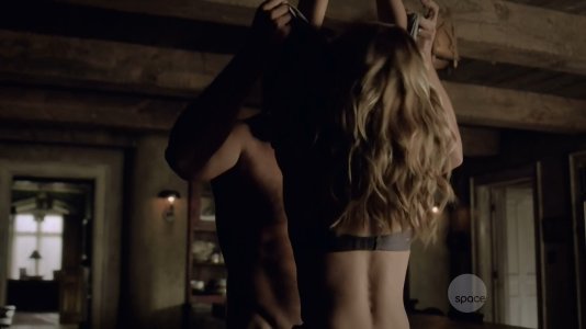 Laura Vandervoort - Bitten S03 E02 1080p_mkv_snapshot_00_53_[2016_02_20_16_38_32].jpg