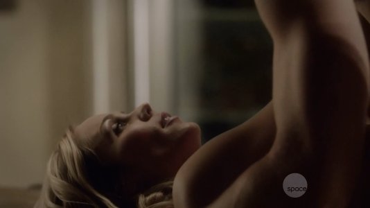 Laura Vandervoort - Bitten S03 E02 1080p_mkv_snapshot_01_11_[2016_02_20_16_39_09].jpg