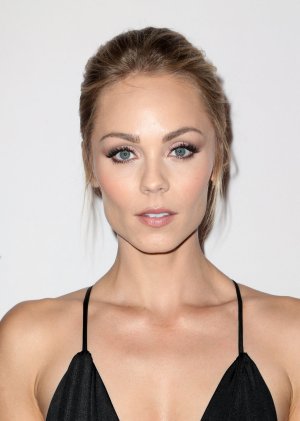 Laura-Vandervoort-HQCelebrities.com-395.jpg