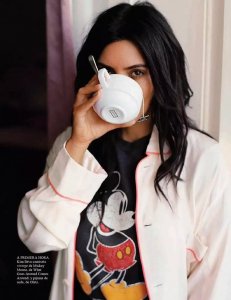 Kim-Kardashian-No-Makeup-Vogue-Spain-Photo-Shoot04.jpg