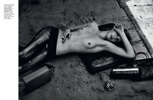 Edie-Campbell-Topless-3.jpg