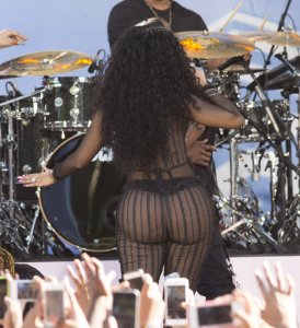 Nicki-Minaj-See-Through-18.jpg