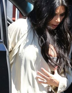 Kim-Kardashian-Nipple-Slip-2.jpg