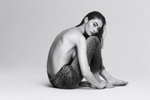 Marine-Deleeuw-Topless-1.jpg