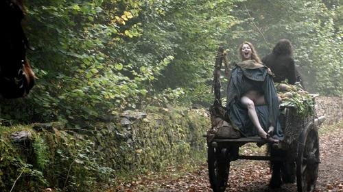 Esme Bianco - Game of Thrones - S01E06_2-500.jpg