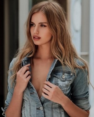 Effy Harvard (3).jpg