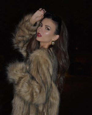 victoriajustice_post_1_4_2025_6_14_16 PM3538419152258287361.jpg