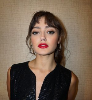 Ella Purnell 00009.jpg