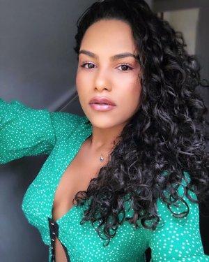 saffron-hocking (12).jpg