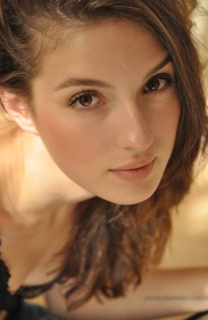 Maria Valverde (6).jpg