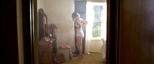 Charlbi Dean Kriek - Don't Sleep - 2_3-500.jpg