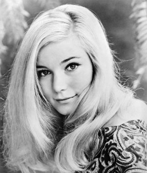 Yvette Mimieux -e8b9e60227d3ac2e6a9c301b3110a639 Bf4f8e0d.jpg