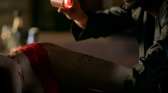 Veronika London - Lucifer S02 E03 25661e508902632.jpg