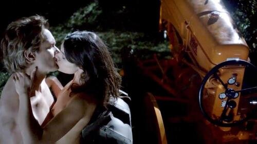 Gabriella Wright - True Blood - S07E03 - 2_1-500.jpg