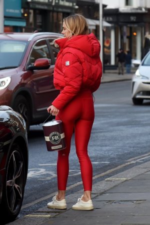 Kimberley_Garner_Out_in_London_01-13-2025__2_.jpg