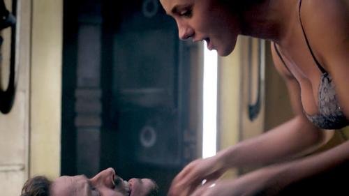 Jessica Sipos - Dark Matter - S02E08_3-500.jpg