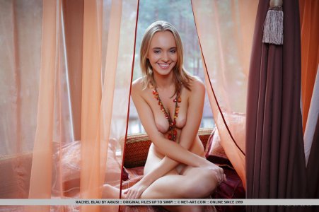 rachel-blau-jubeln-01 thefappeningblog.com.jpg