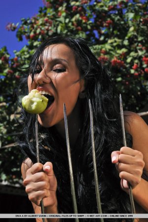 diva-a-vrasmos-13 thefappeningblog.com.jpg