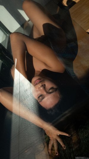 0007-12 thefappeningblog.com.jpg