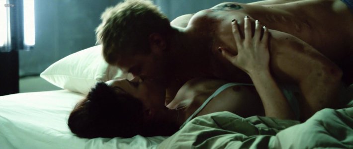 Katia Winter @ Arena (US 2011) kZEGGUg7_o.jpg