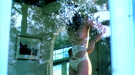 Beth Riesgraf - The Summer Of My Deflowering (2000)979a01507656142.jpg