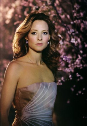 Jodie Foster Before Chicki Hot Thumb 585x795.jpg