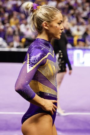 florida-v-lsu-gymnastics-meet-baton-rouge-louisiana-january-v0-o9kg9thffzde1.jpg