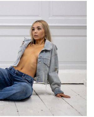 kamilalenajanicka  _kamilajanicka  kamciaa001 - 03.jpg