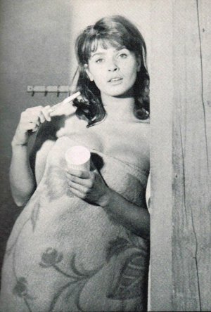 Senta Berger (3).jpg
