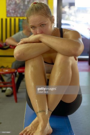 Ronda-Rousey-Feet-4425494.jpg
