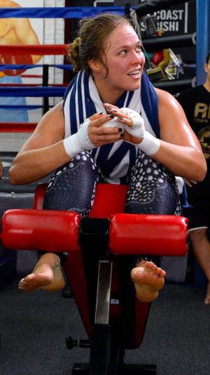 Ronda-Rousey-Feet-1781427.jpg