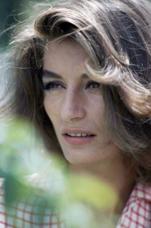 Anouk Aimee (3).jpg