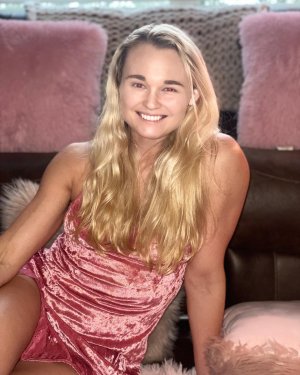 andreakgblee (4).jpg